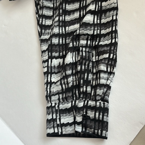 Calvin Klein Woman Black and White Button Down Shirt with Tab Long Sleeve 2X - Picture 4 of 6